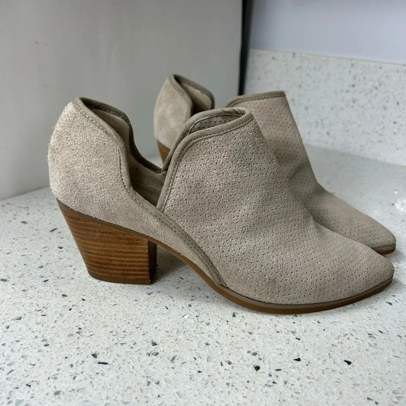 Seychelles Taupe Suede Stacked Heeled Pointed Toe Boot - Picture 5 of 12